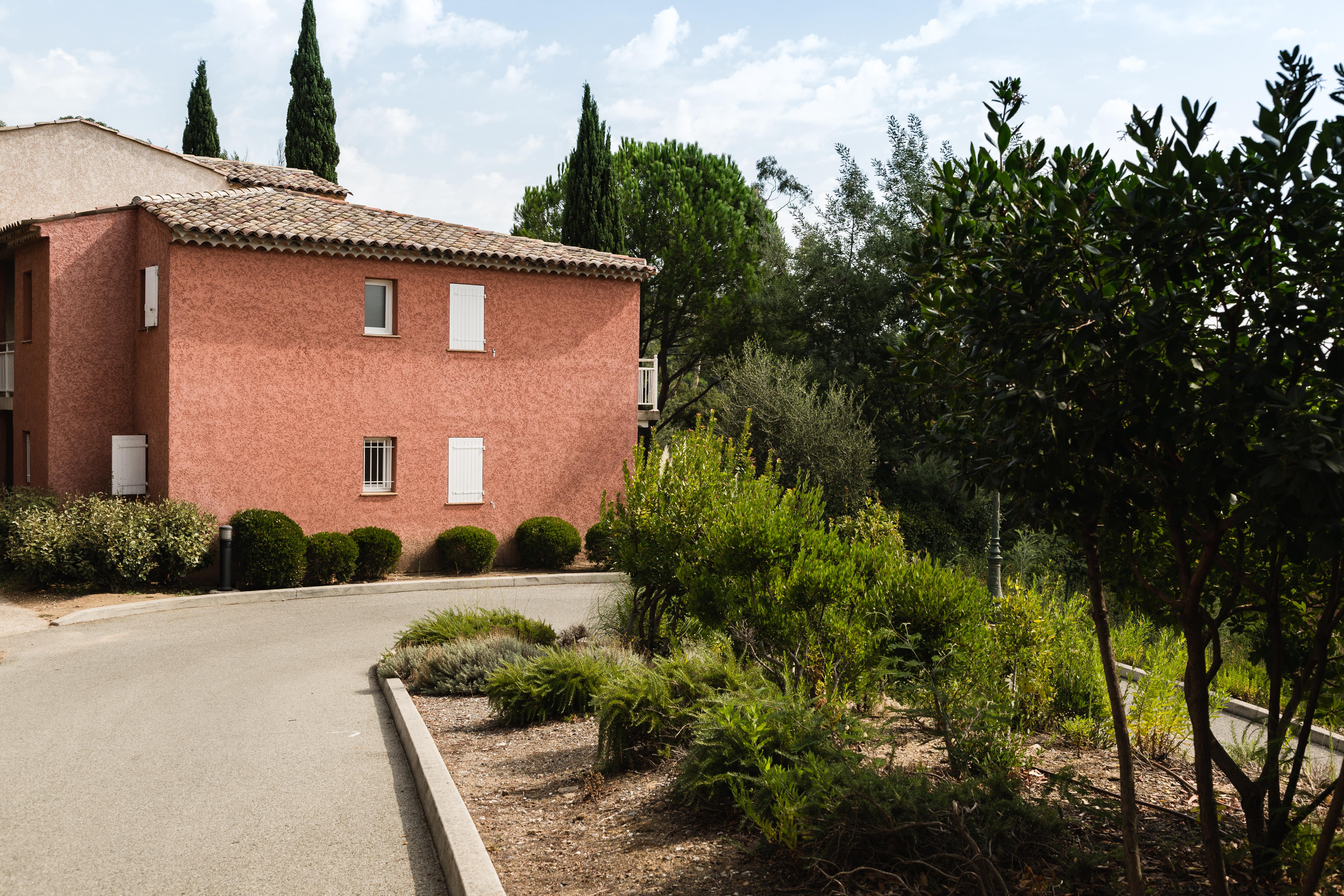 Garden & City Les Bastides De Гримо Экстерьер фото